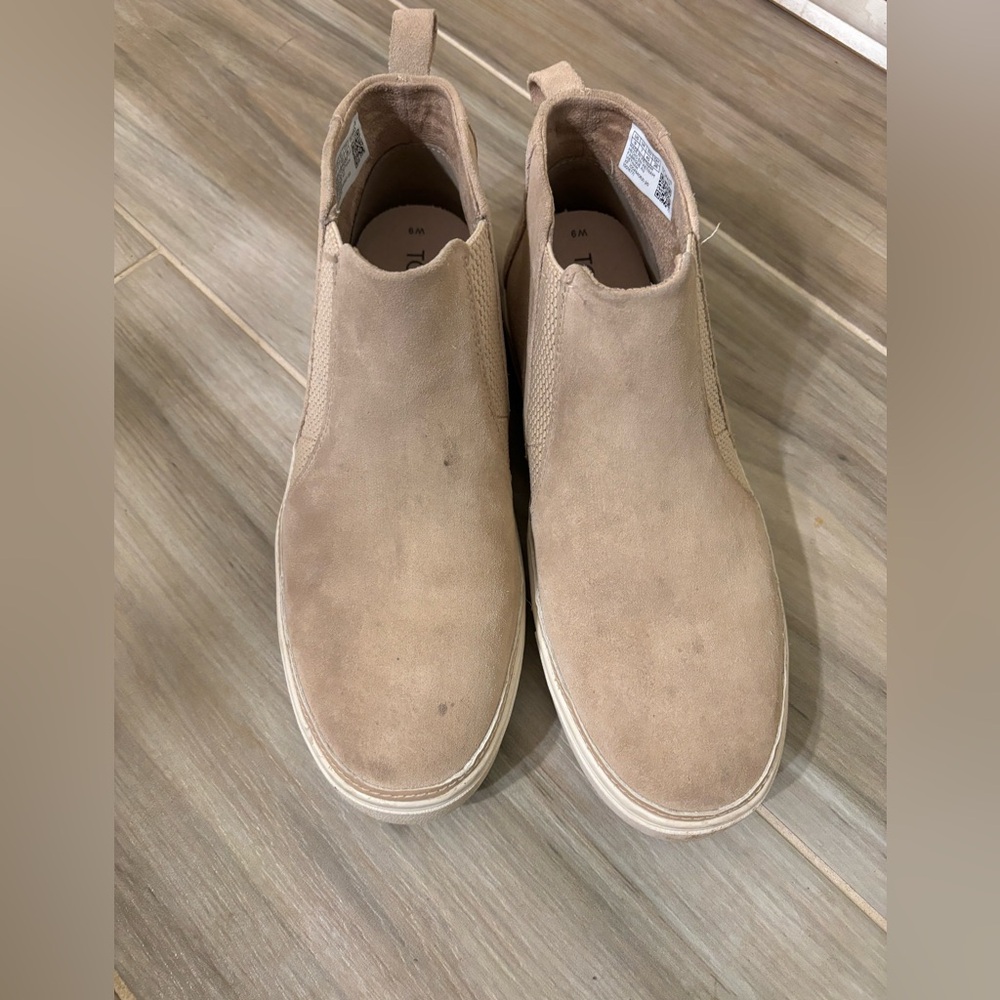 Toms Womens Bryce Beige Suede Slip On Shooties Shoes size 9